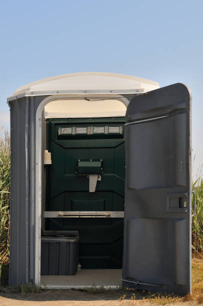 Best Porta potty rental near me  in St Robert, MO